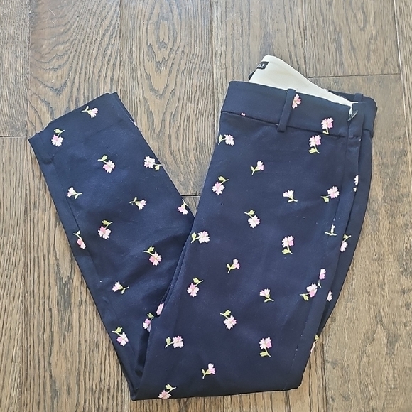 J. Crew Navy Floral Women's Casual Shorts - Picture 1 of 5